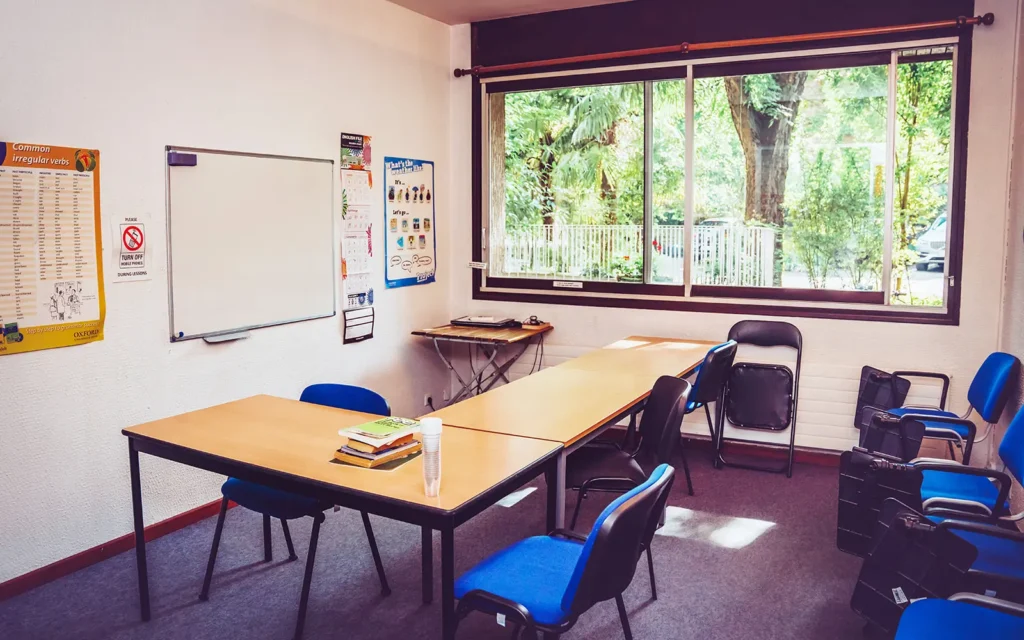 A School of TEFL classroom, Toulouse